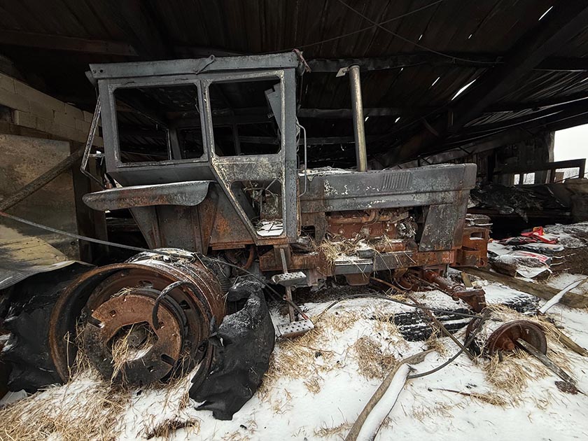 International 1066 Tractor - Image 5