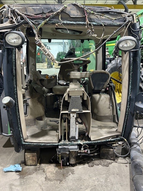 2011 John Deere 7200R Tractor - Image 15