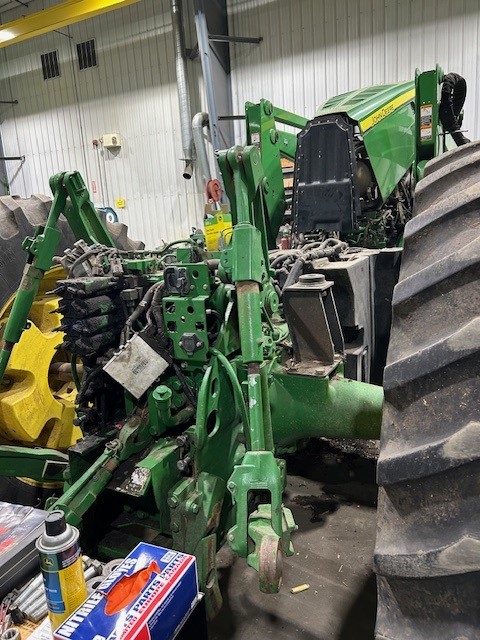 2011 John Deere 7200R Tractor - Image 16