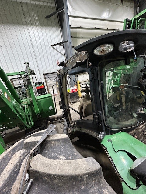 2011 John Deere 7200R Tractor - Image 9