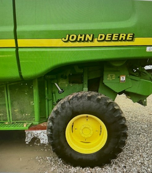2001 John Deere 9750 STS Combine - Image 4