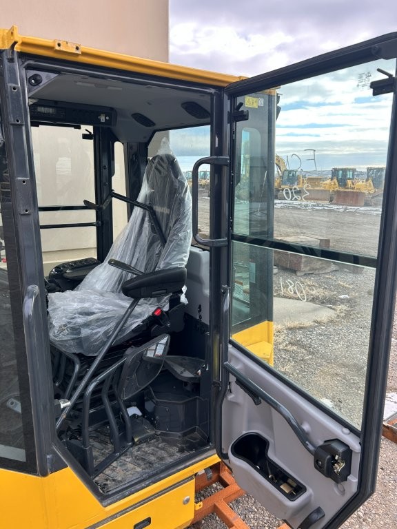 2025 Komatsu Cab - Image 12
