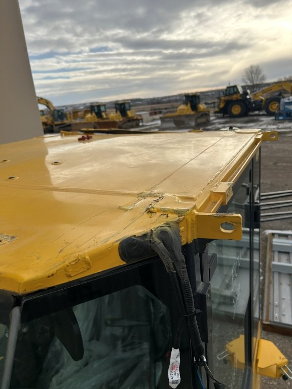 2025 Komatsu Cab - Image 14