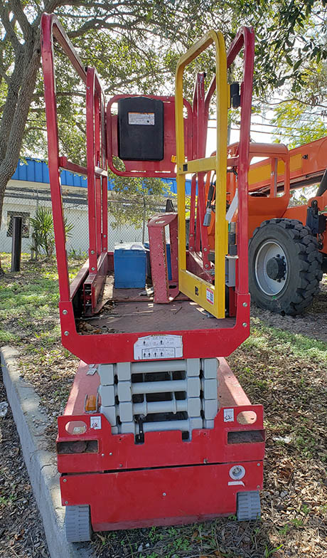 2024 MEC Micro 19 Scissor Lifts - Image 14