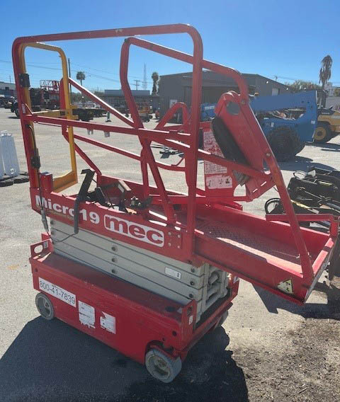 2024 MEC Micro 19 Scissor Lifts - Image 8