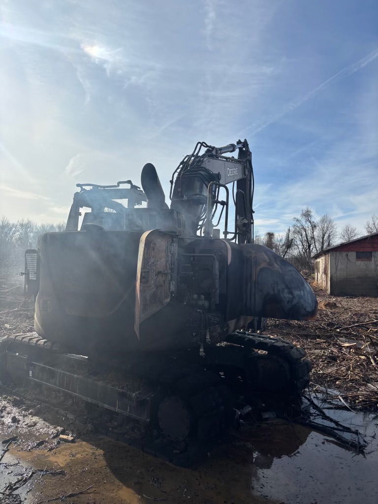 2023 Deere 135P Excavator - Image 3