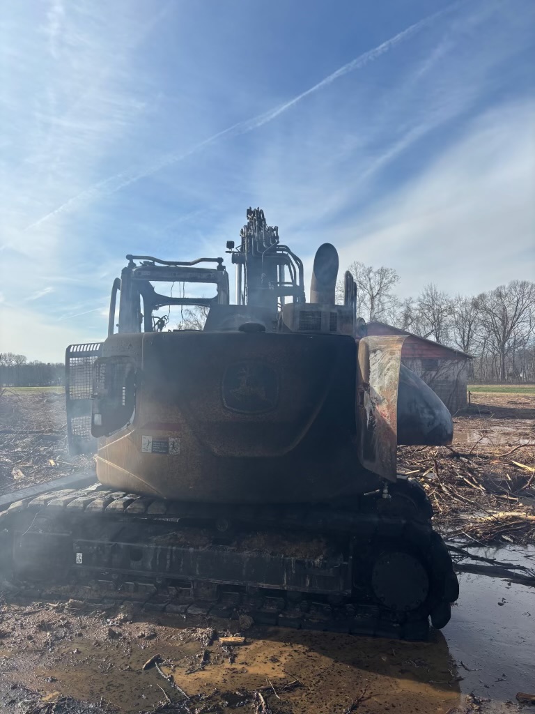 2023 Deere 135P Excavator - Image 4