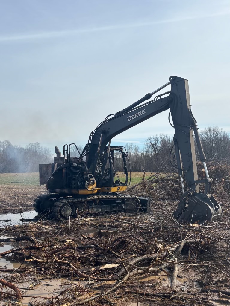 2023 Deere 135P Excavator - Image 5