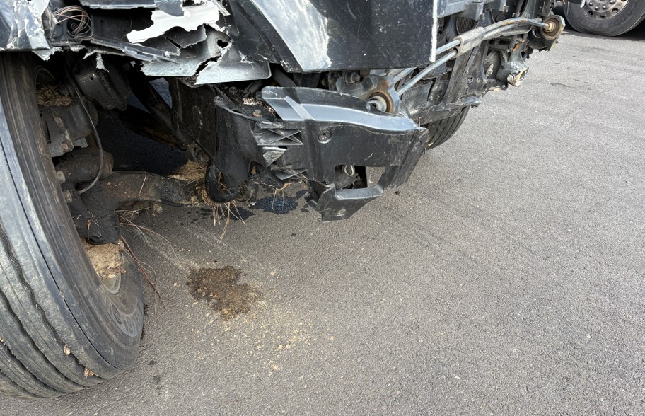 2023 Volvo VNL - Image 9