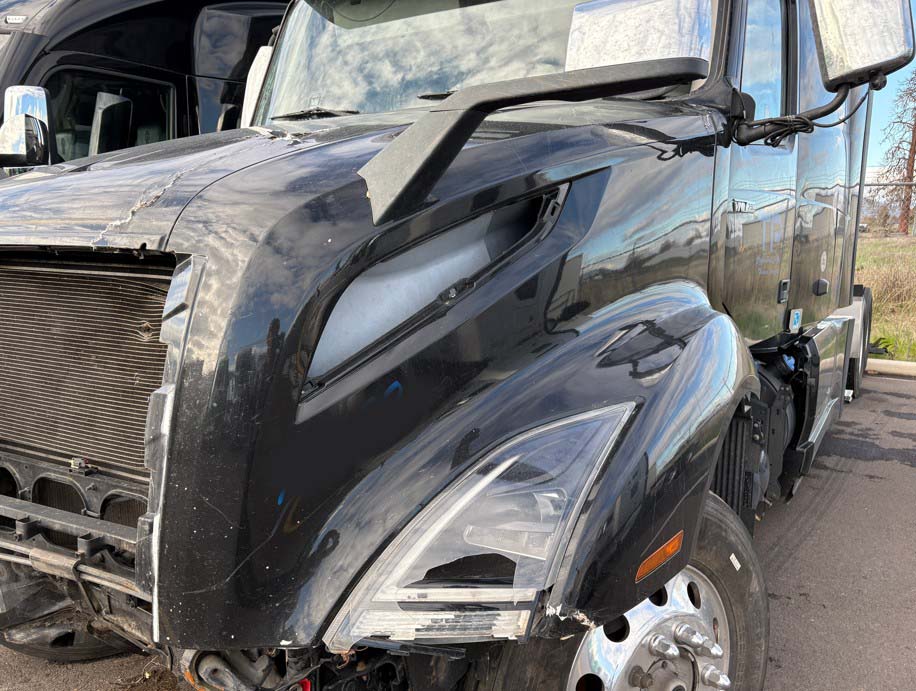 2023 Volvo VNL - Image 12