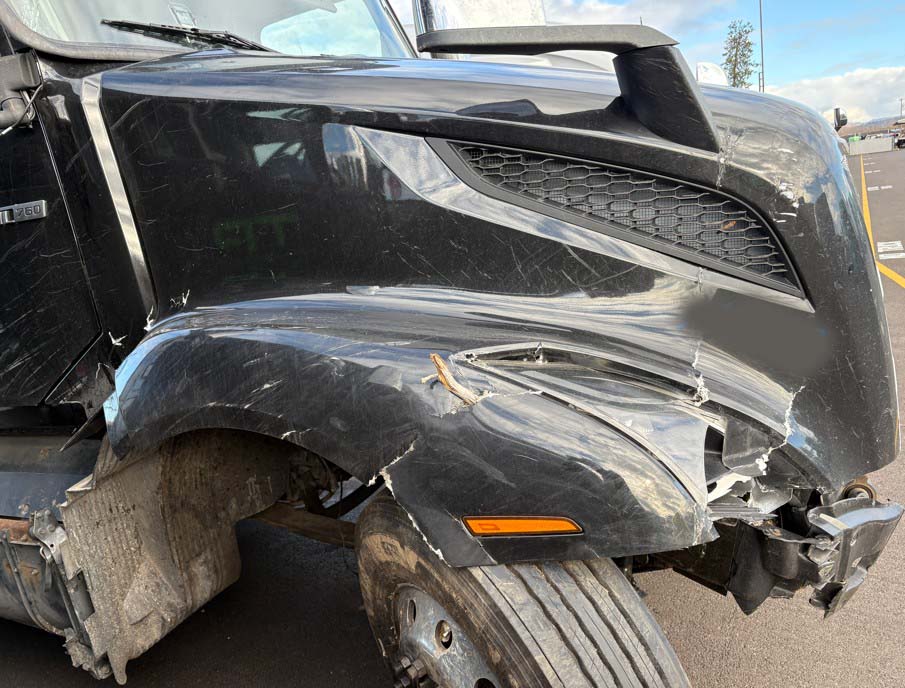 2023 Volvo VNL - Image 15