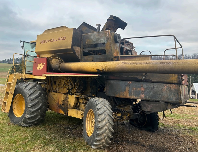 1991 New Holland TR96 Combine - Image 2