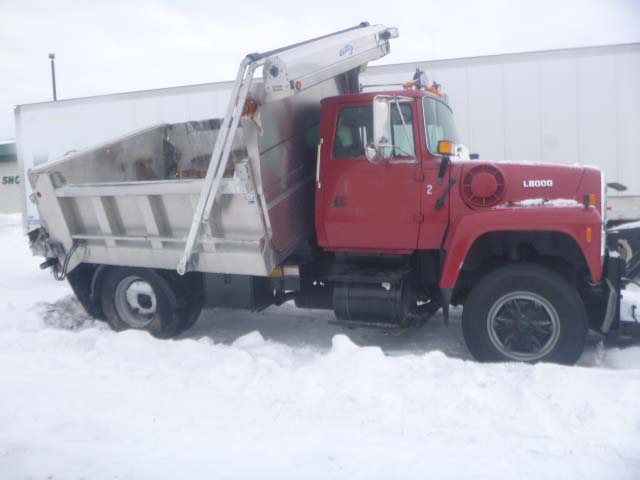 1996 Ford L8000 Dump Truck - Image 13