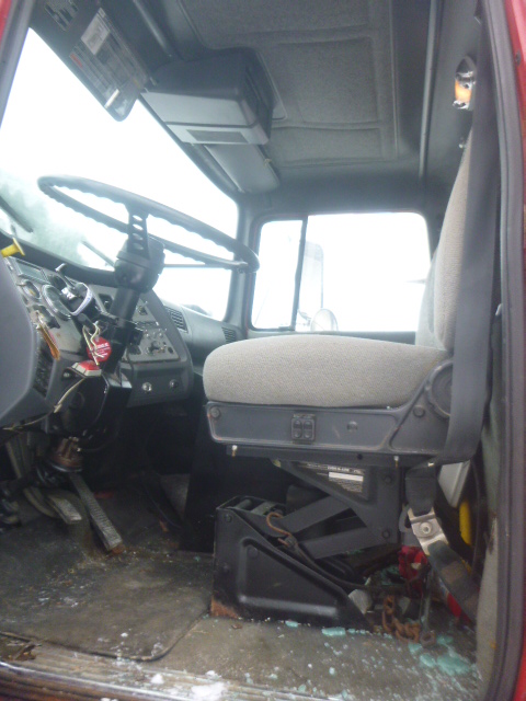 1996 Ford L8000 Dump Truck - Image 2