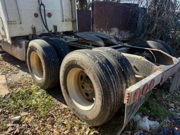 2000 Peterbilt 387 - Image 16