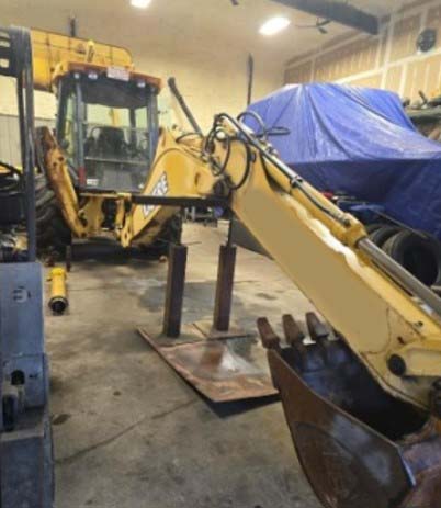 2002 John Deere 410G Backhoe - Image 2