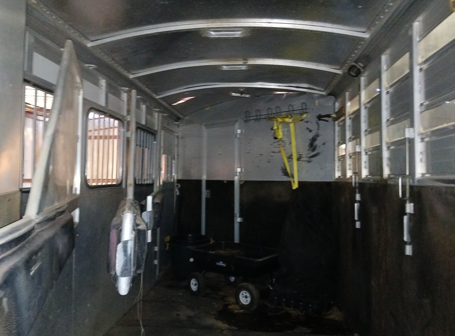 2003 Cherokee 4H Slant Horse Trailer - Image 16