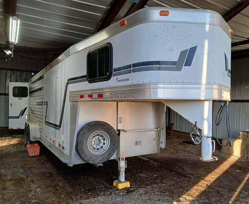 2003 Cherokee 4H Slant Horse Trailer