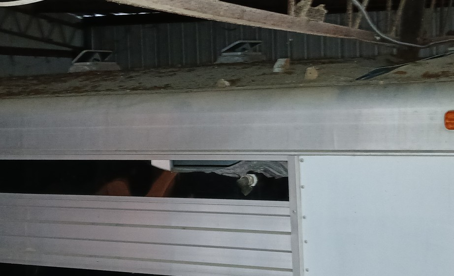 2003 Cherokee 4H Slant Horse Trailer - Image 19