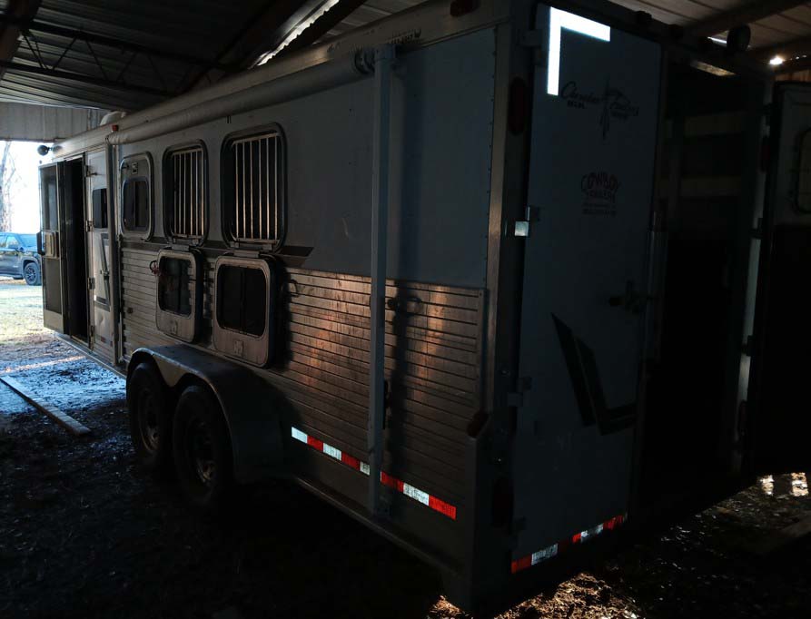 2003 Cherokee 4H Slant Horse Trailer - Image 2