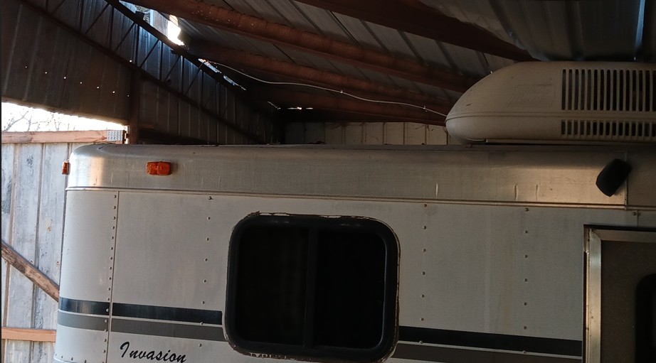 2003 Cherokee 4H Slant Horse Trailer - Image 6