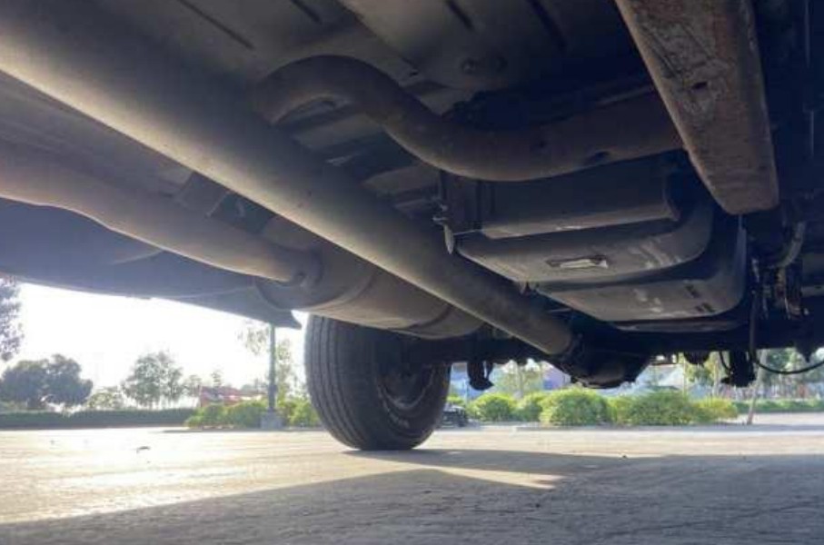 2003 Chevrolet Silverado - Image 10