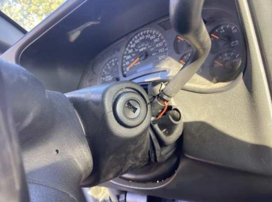 2003 Chevrolet Silverado - Image 7