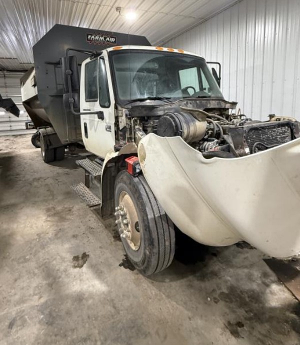 2003 International 4400