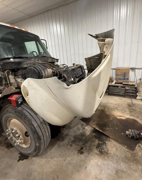 2003 International 4400 - Image 7