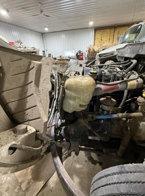 2003 International 4400 - Image 8