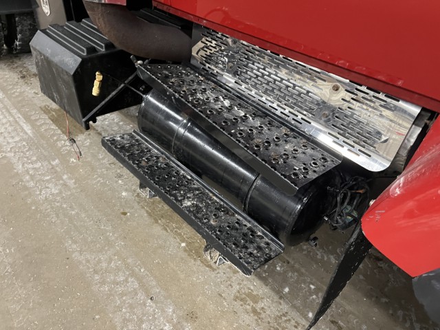 2003 International 7400 Dump Truck - Image 27