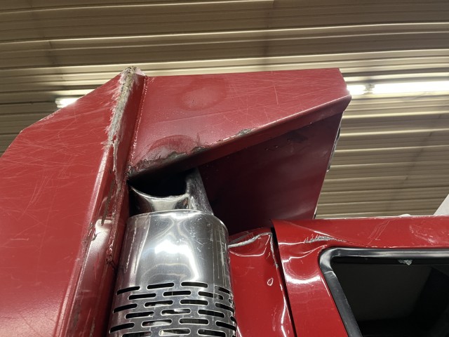 2003 International 7400 Dump Truck - Image 25