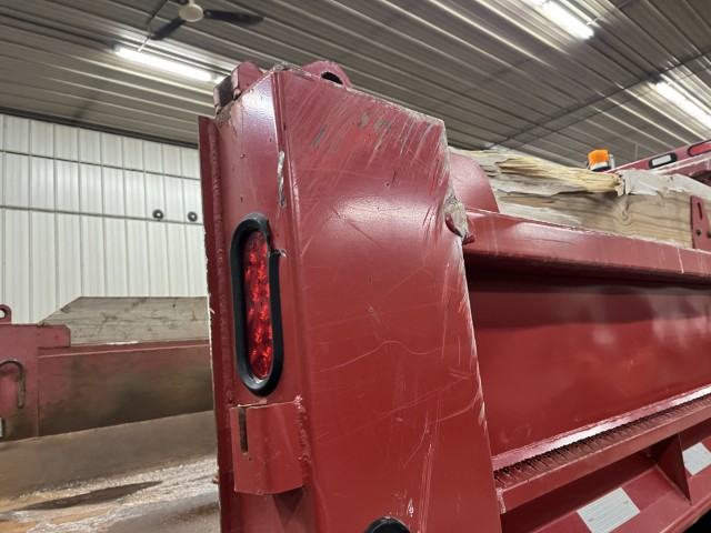 2003 International 7400 Dump Truck - Image 22