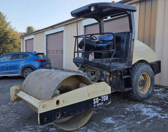 2004 Ingersoll-Rand SD70D Compactor - Image 2