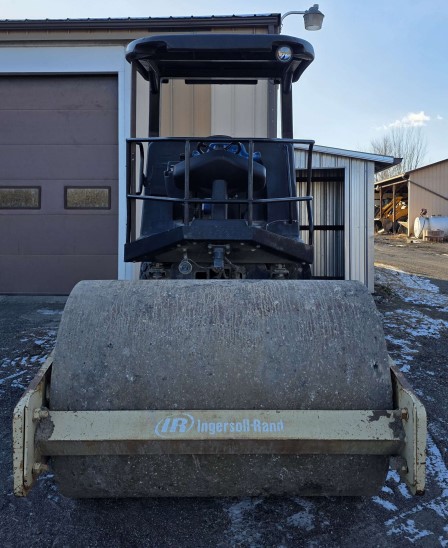 2004 Ingersoll-Rand SD70D Compactor - Image 3