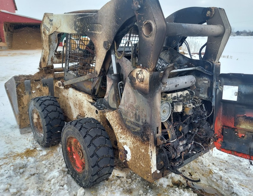 2005 Bobcat s300 Skid Steer - Image 2