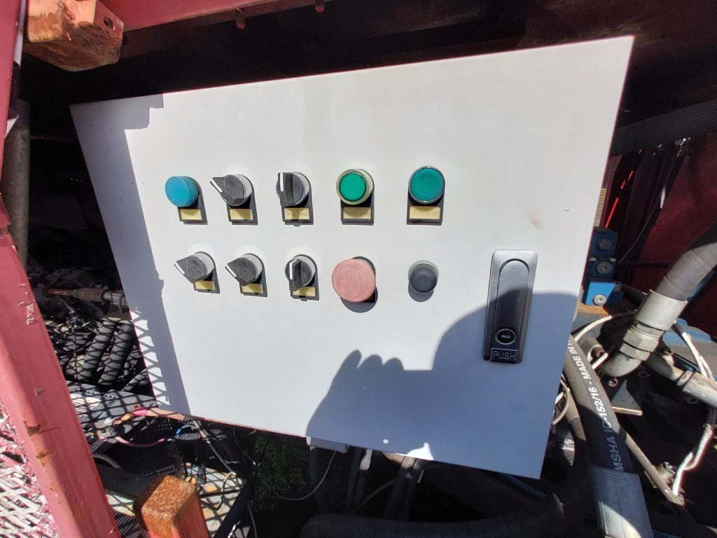 2005 International 4300 Concrete Pump Truck - Image 14