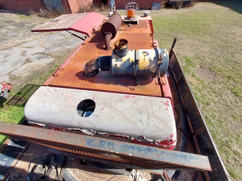 2005 International 4300 Concrete Pump Truck - Image 17