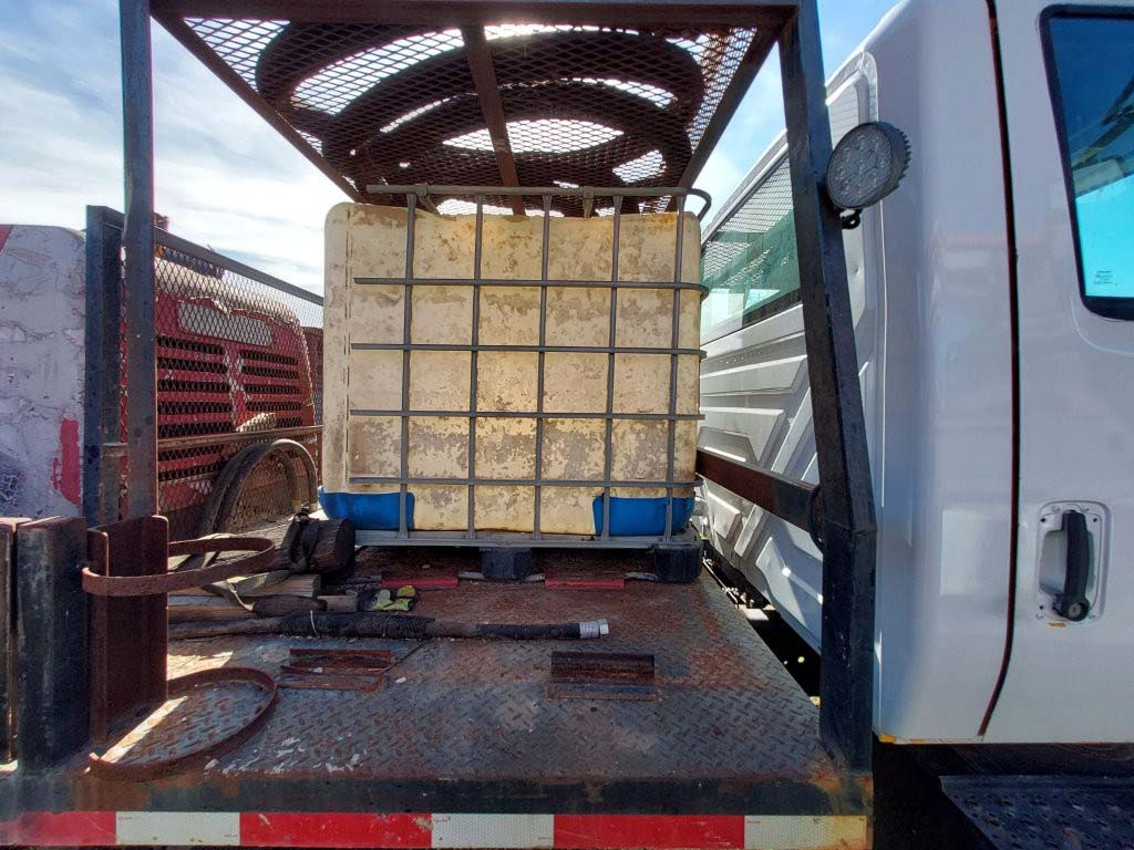 2005 International 4300 Concrete Pump Truck - Image 21