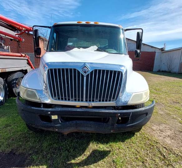 2005 International 4300 Concrete Pump Truck