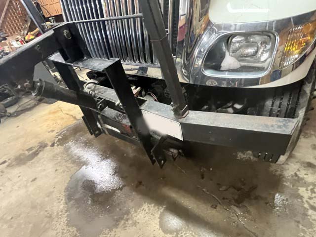 2005 International 4700 Dump Truck - Image 18