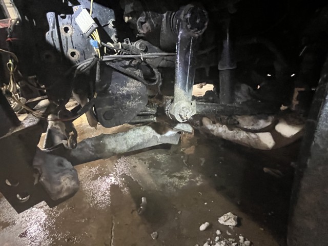 2005 International 4700 Dump Truck - Image 24