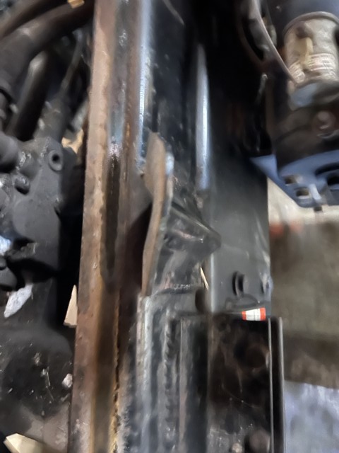 2005 International 4700 Dump Truck - Image 32