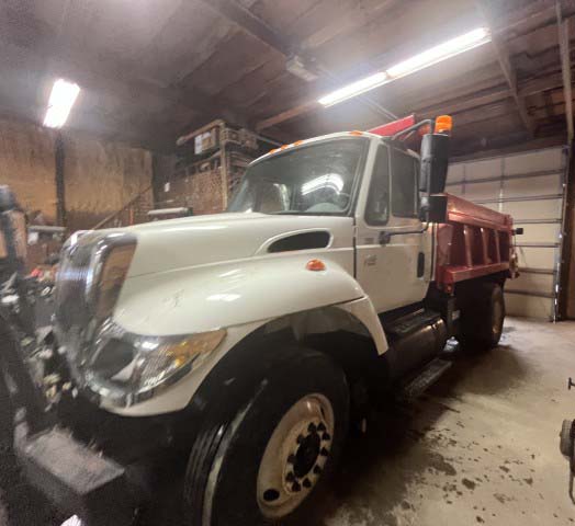 2005 International 4700 Dump Truck - Image 4