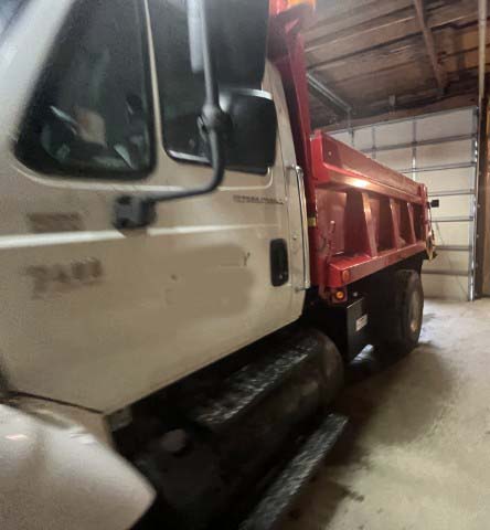 2005 International 4700 Dump Truck - Image 5