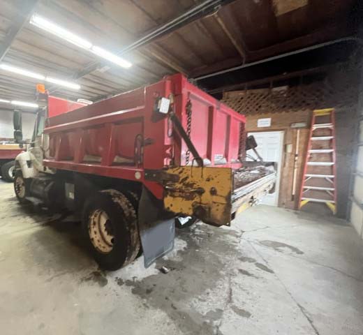 2005 International 4700 Dump Truck - Image 6