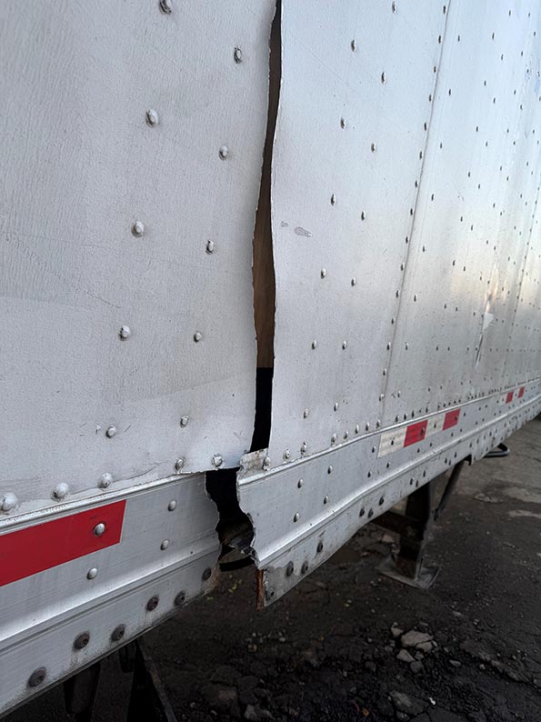 2006 Great Dane Trailer - Image 4