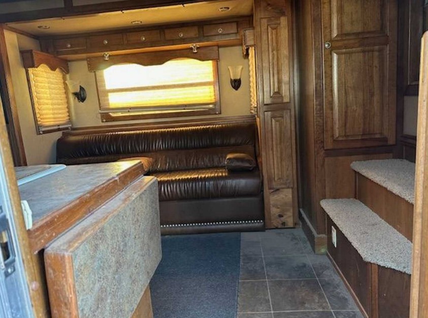 2007 4-STAR 3-Horse Trailer – 33′ Gooseneck With Living Quarter - Image 22