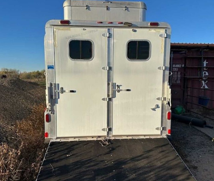 2007 4-STAR 3-Horse Trailer – 33′ Gooseneck With Living Quarter - Image 4