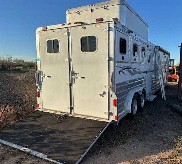 2007 4-STAR 3-Horse Trailer – 33′ Gooseneck With Living Quarter - Image 5